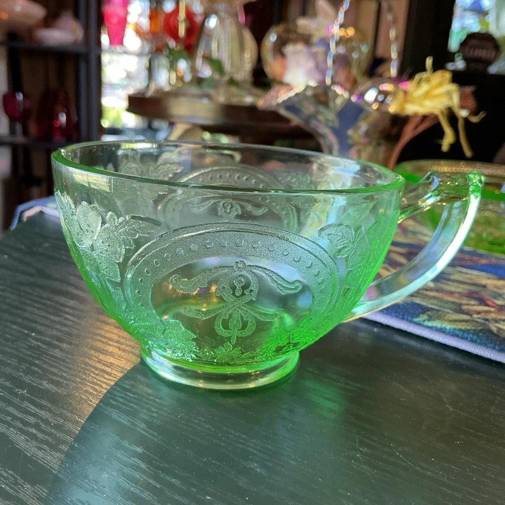 Vintage Indiana Glass Co. Horseshoe Pattern Green Depression Glass Cup
